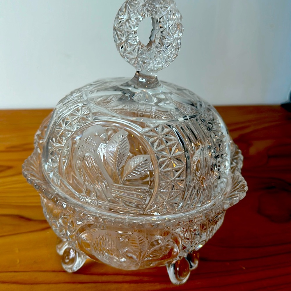 Crystal birds footed bowl. Gorgeous!